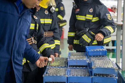 Como extinguir o fogo da bateria de lítio?